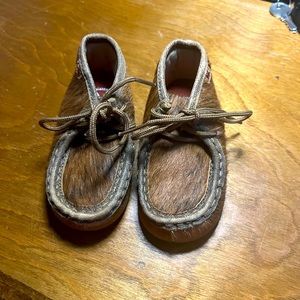 Infant boys Twisted X fur shoes